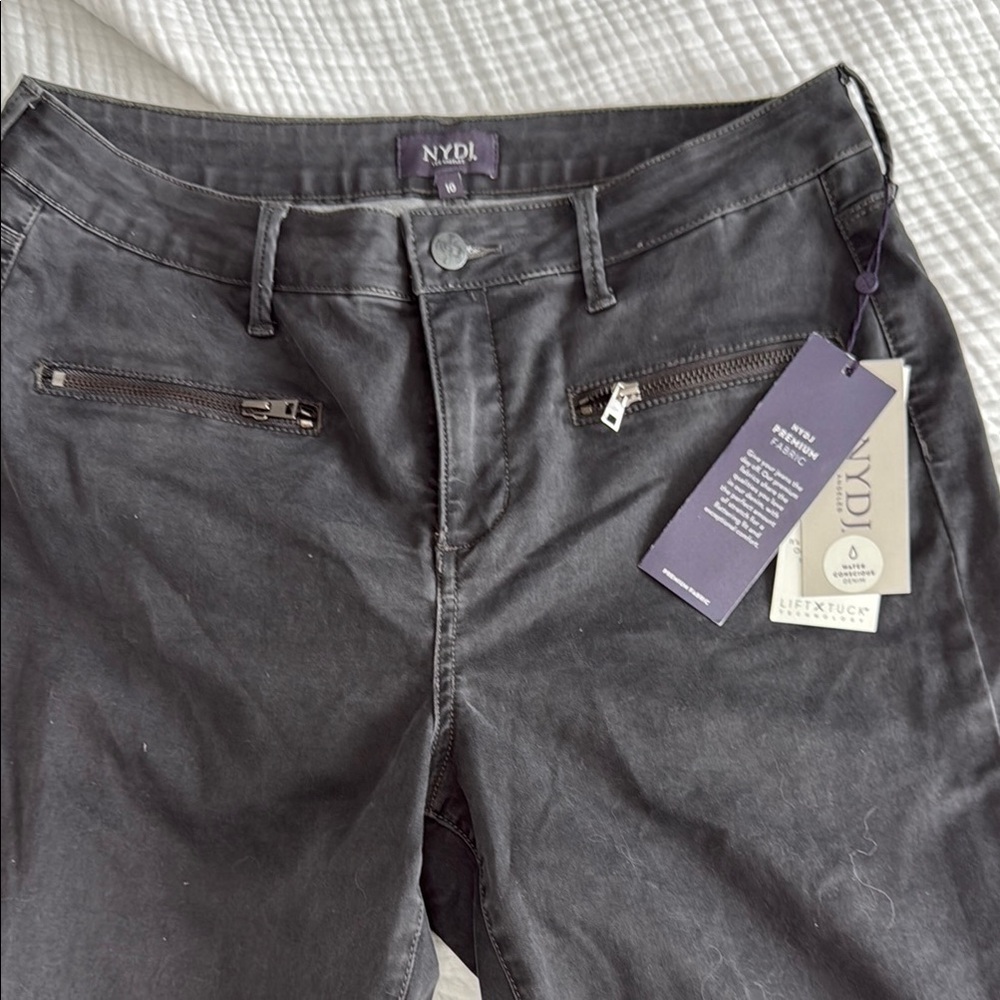 NYDJ Black Slim Fit Jeans with Classic Design slimming